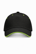Cap met groene rand inclusief bedrukking